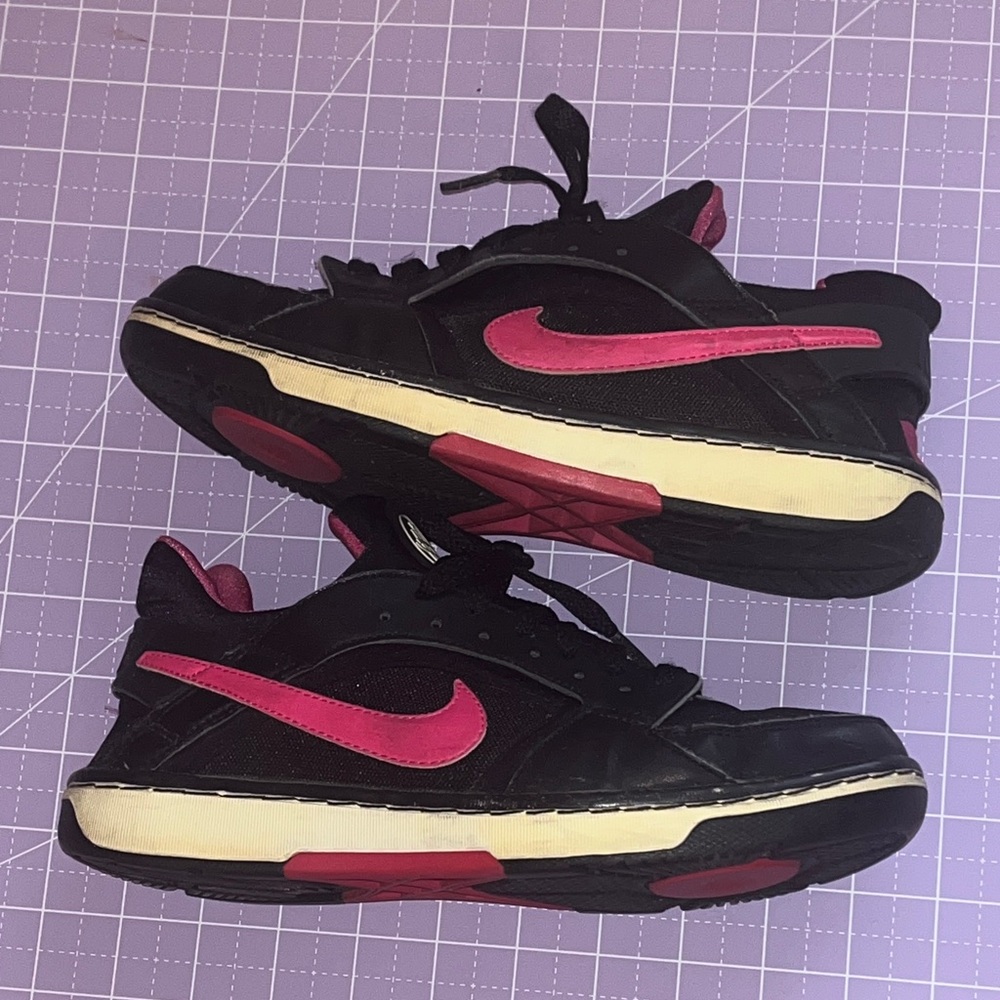 Nike Air Prestige III Low Black Hyper Pink 2010 Vintage Size 8 Women’s